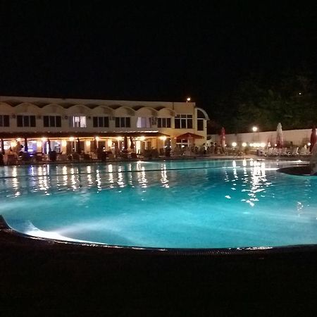 Hotel Mimoza Razgrad Bagian luar foto