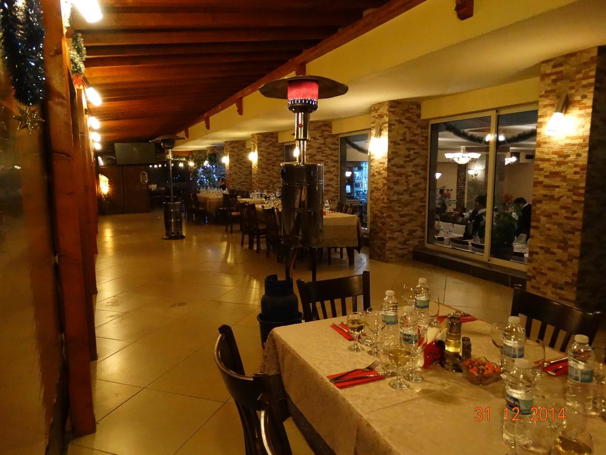 Hotel Mimoza Razgrad Bagian luar foto