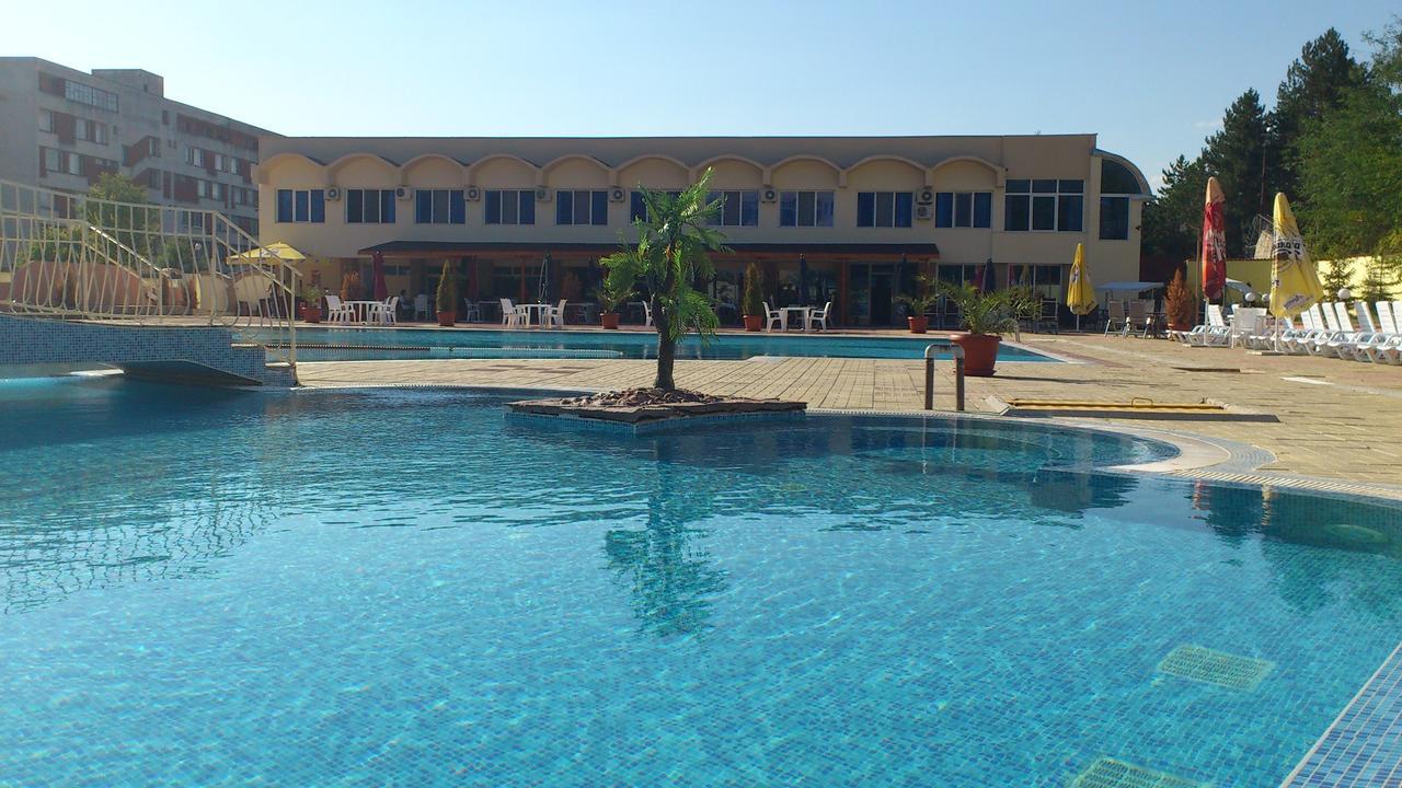 Hotel Mimoza Razgrad Bagian luar foto
