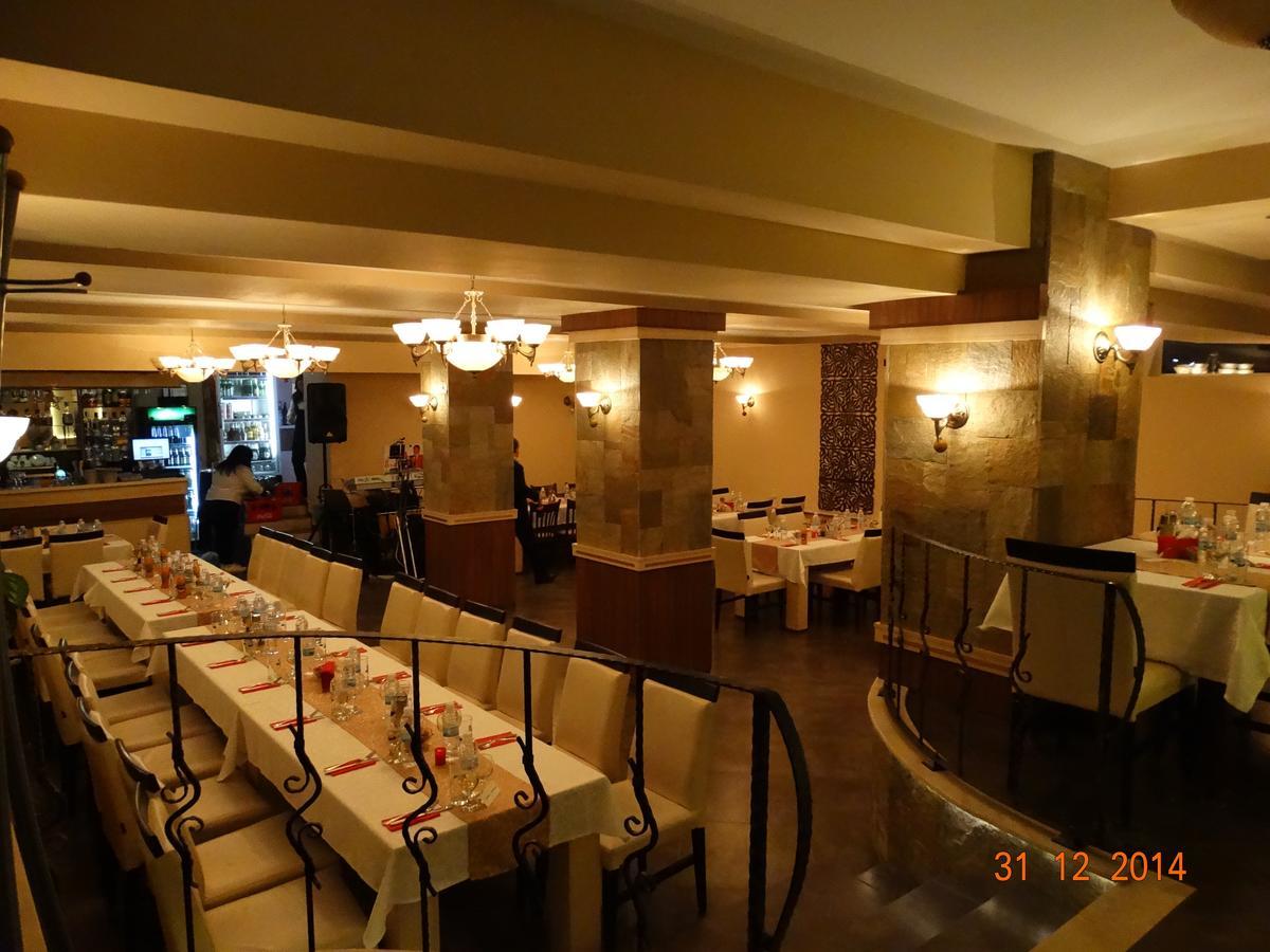 Hotel Mimoza Razgrad Bagian luar foto