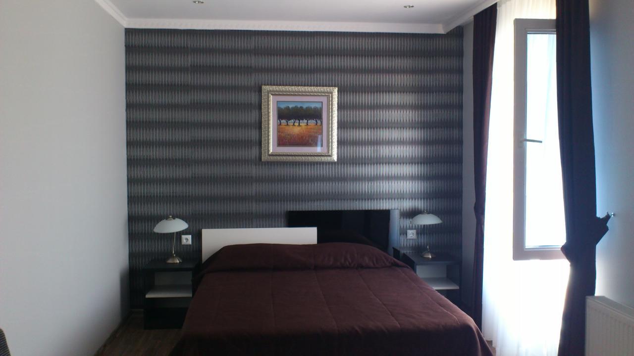 Hotel Mimoza Razgrad Bagian luar foto