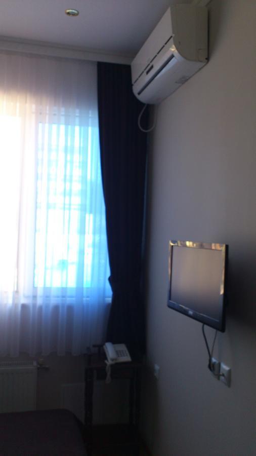 Hotel Mimoza Razgrad Bagian luar foto