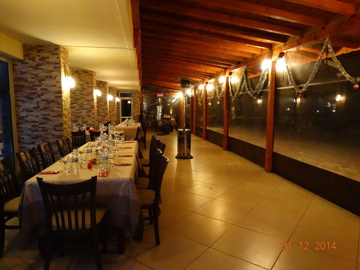 Hotel Mimoza Razgrad Bagian luar foto