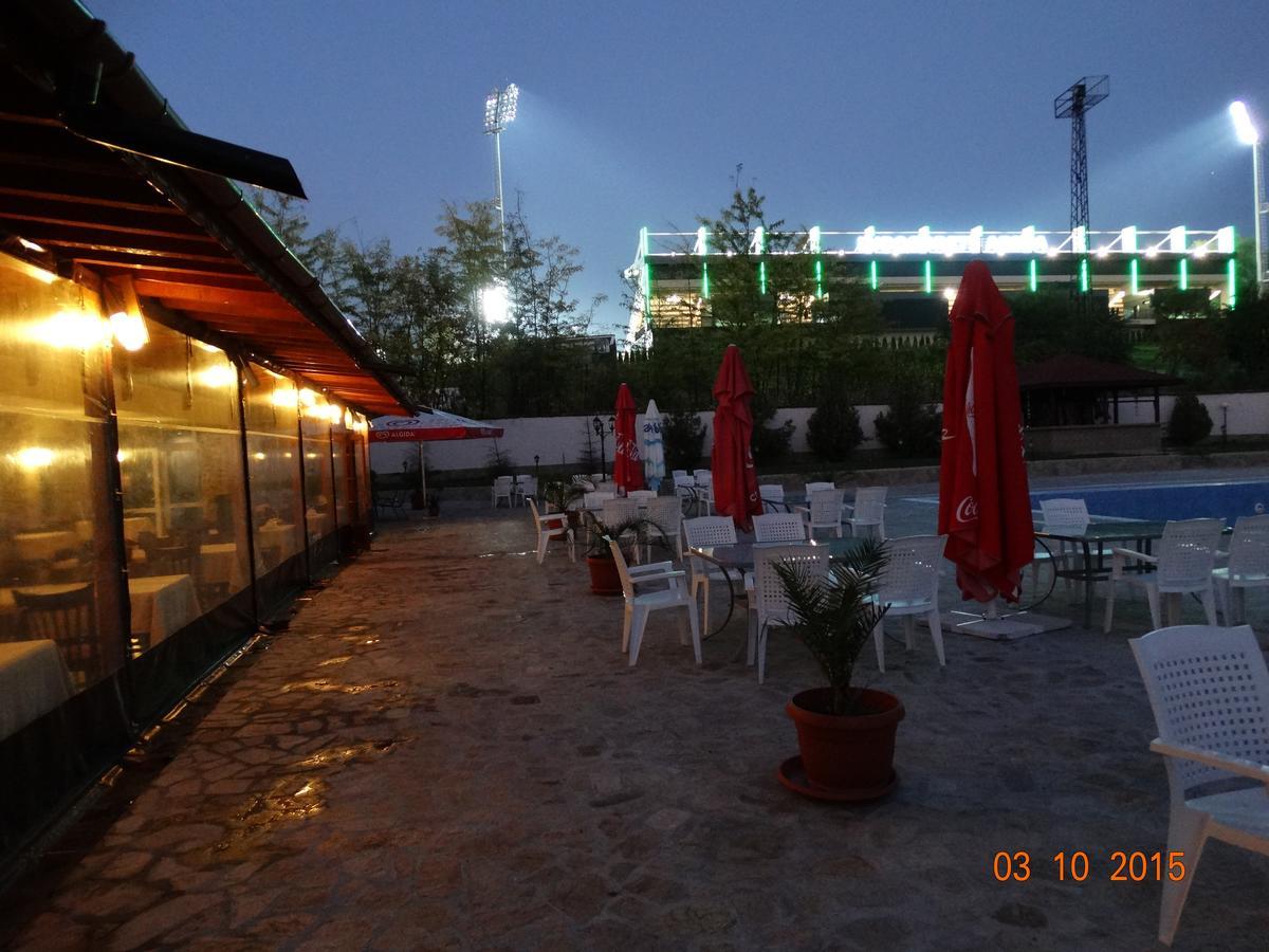Hotel Mimoza Razgrad Bagian luar foto