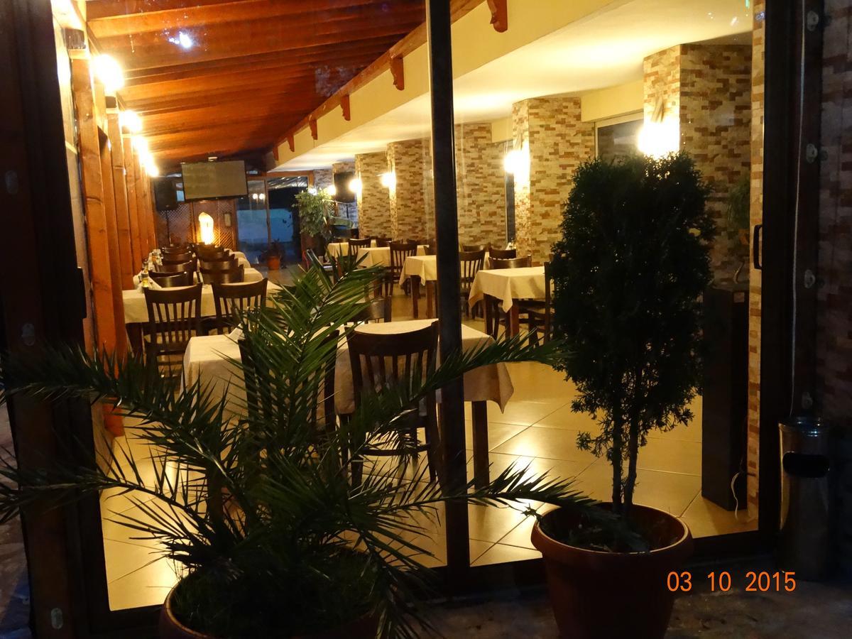 Hotel Mimoza Razgrad Bagian luar foto