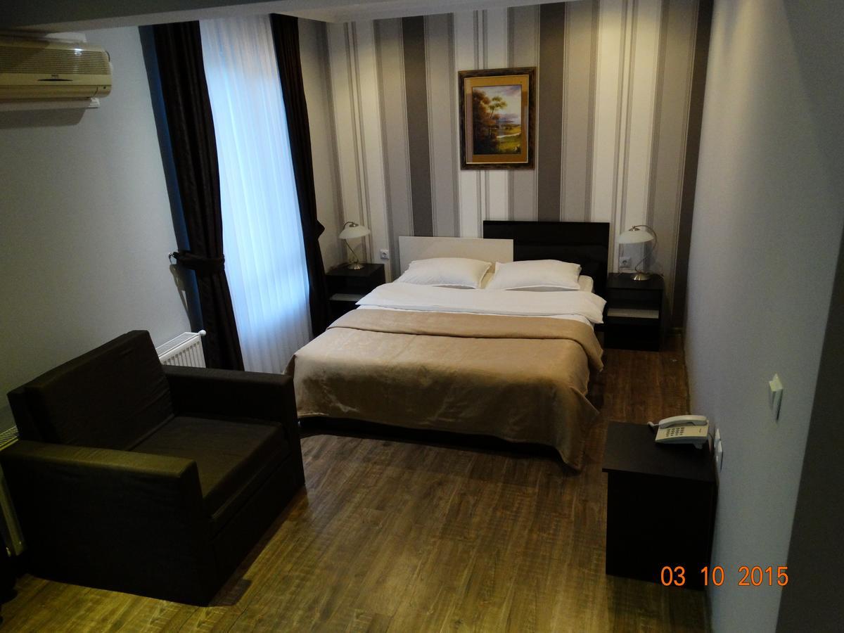Hotel Mimoza Razgrad Bagian luar foto