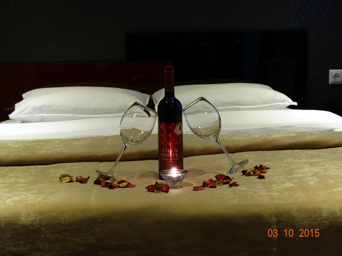 Hotel Mimoza Razgrad Bagian luar foto