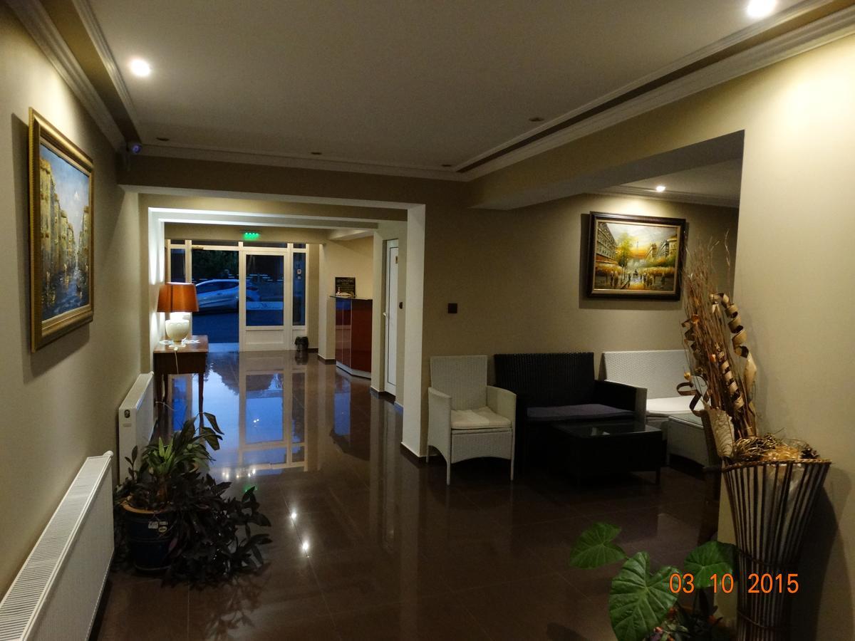 Hotel Mimoza Razgrad Bagian luar foto