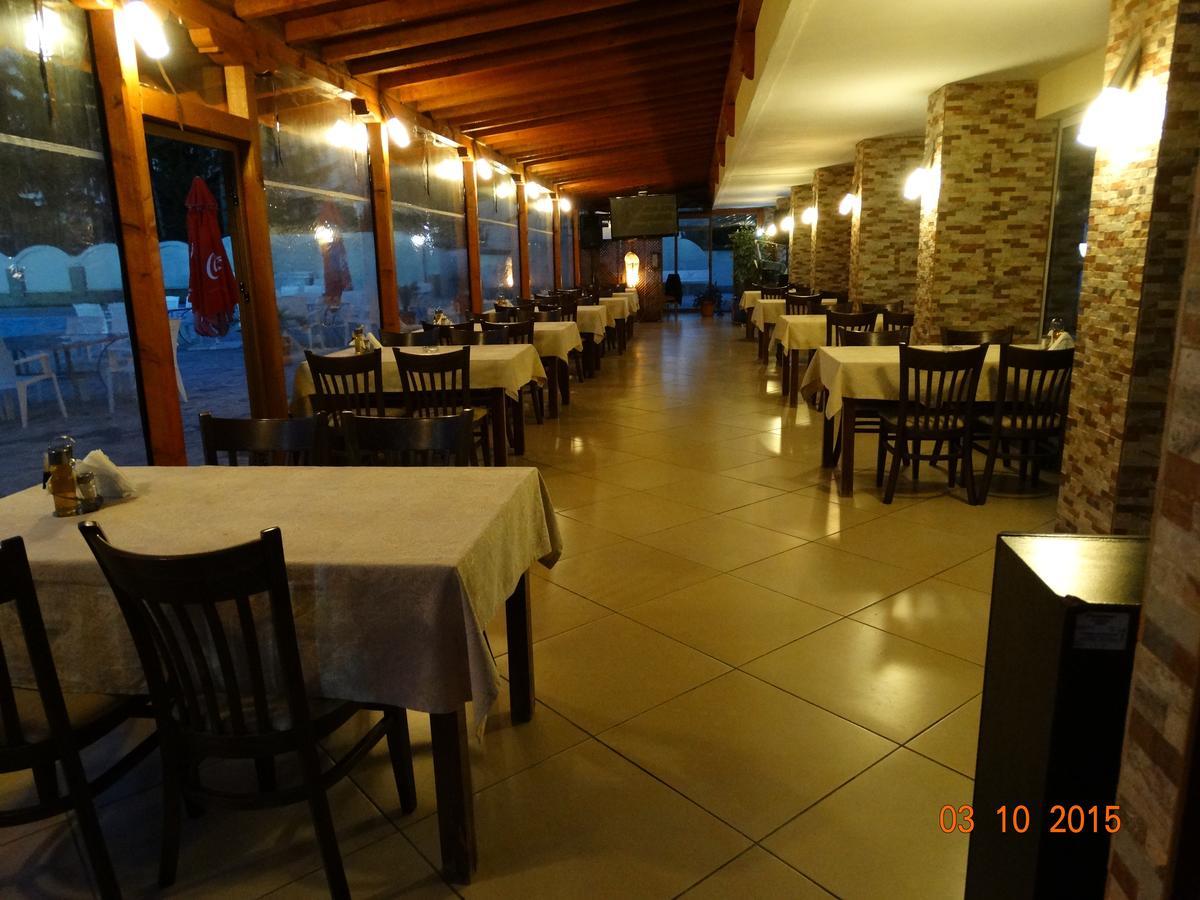 Hotel Mimoza Razgrad Bagian luar foto