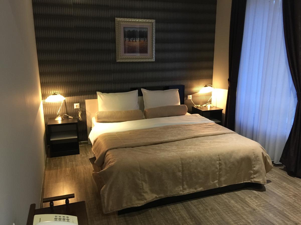 Hotel Mimoza Razgrad Bagian luar foto